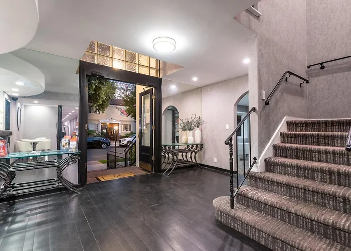 Wilshire Crest Hotel