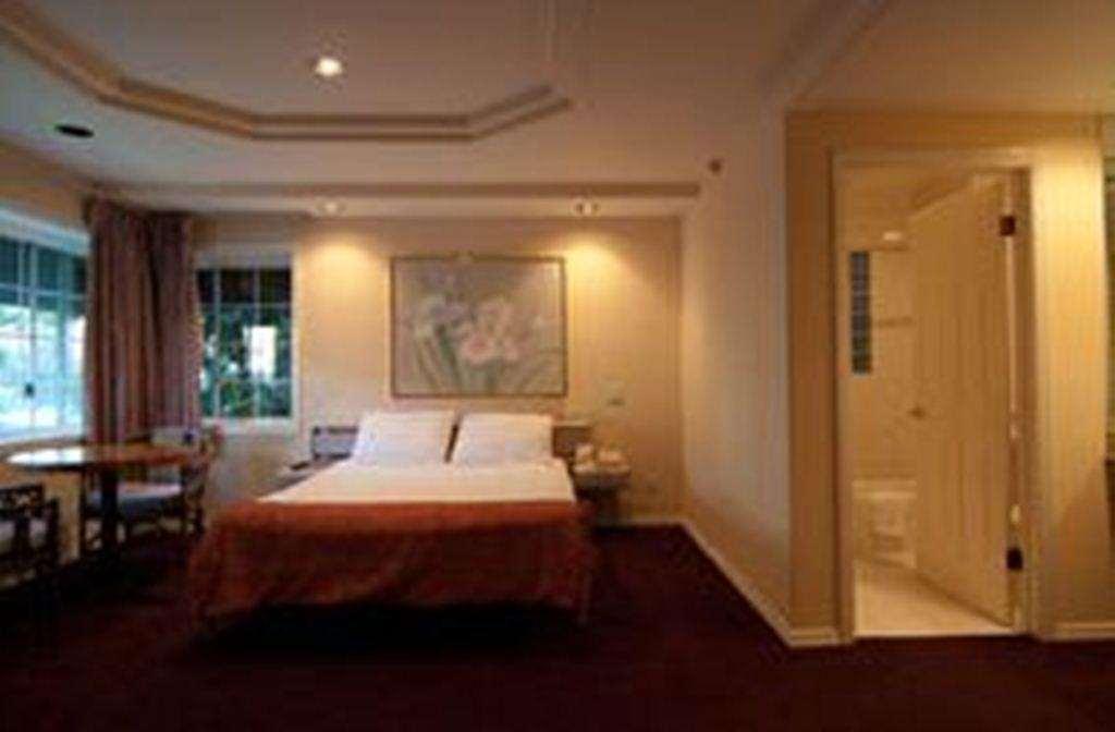 Hotel Wilshire Crest