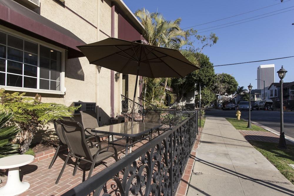 Wilshire Crest Hotel