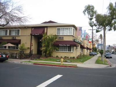 Hotel Wilshire Crest 3*
